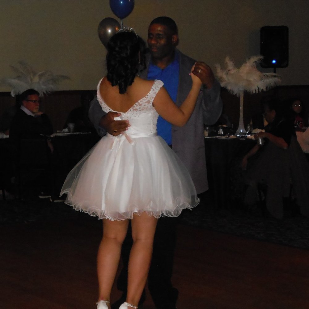 Dress - Picture 2 of 4